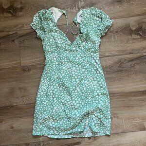 Princess Polly Light green floral dress, size US 4